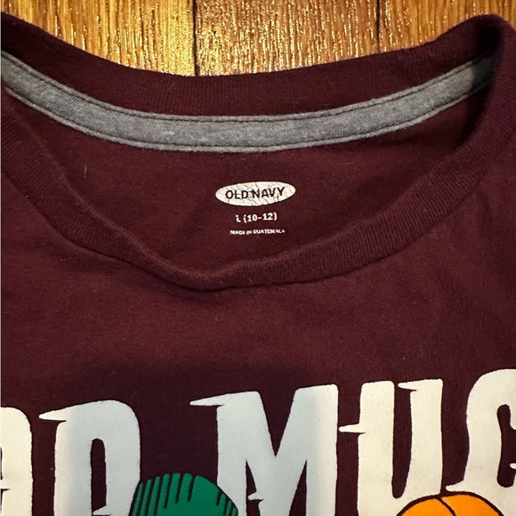 youth L (fits woman small) graphic t-shirt - Picture 2 of 2